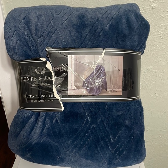 Bedding Monte Jardin Ultra Plush Throw Blanket Poshmark
